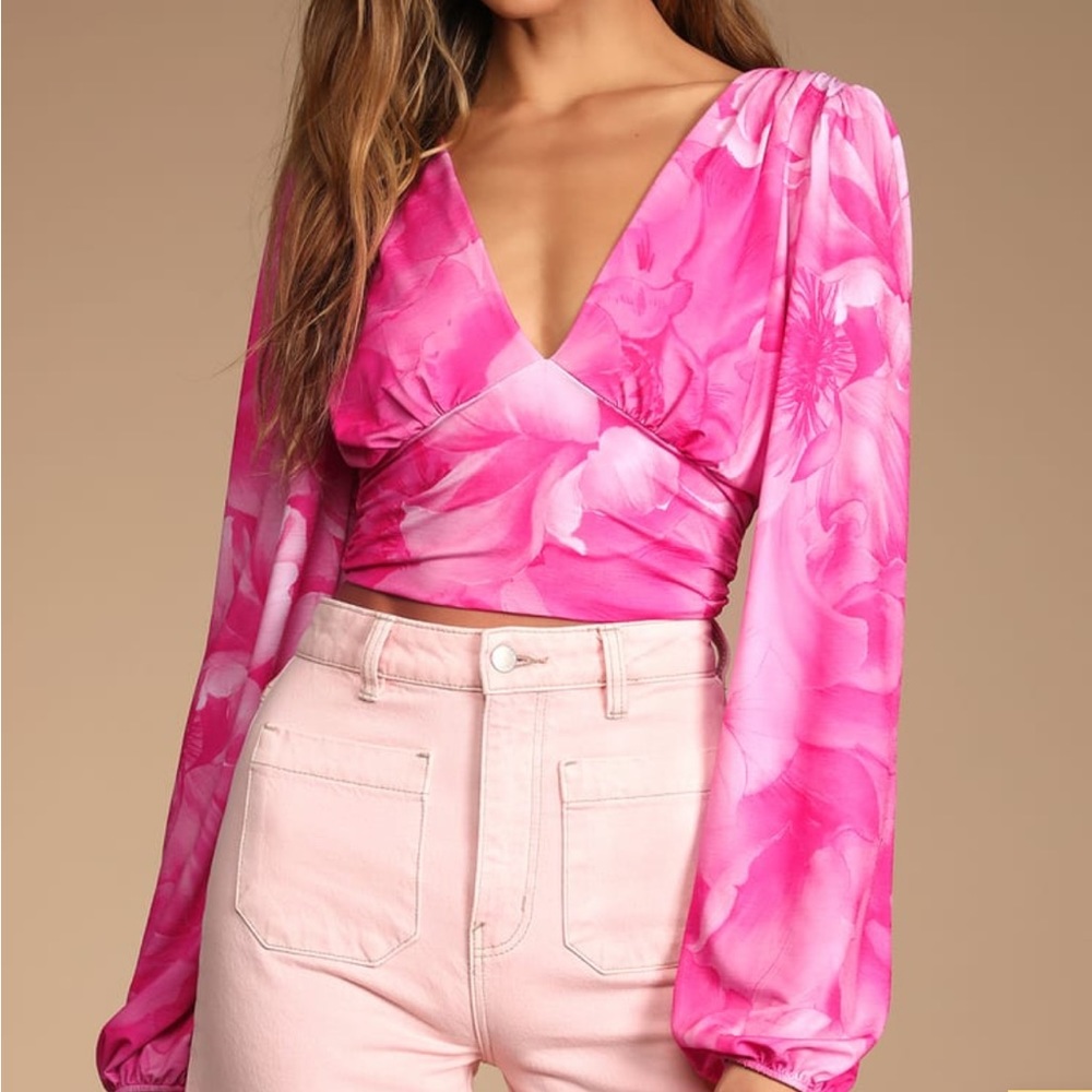 Lulu’s Cute as Ever Pink Floral Print Long Sleeve Tie-Back Crop Top